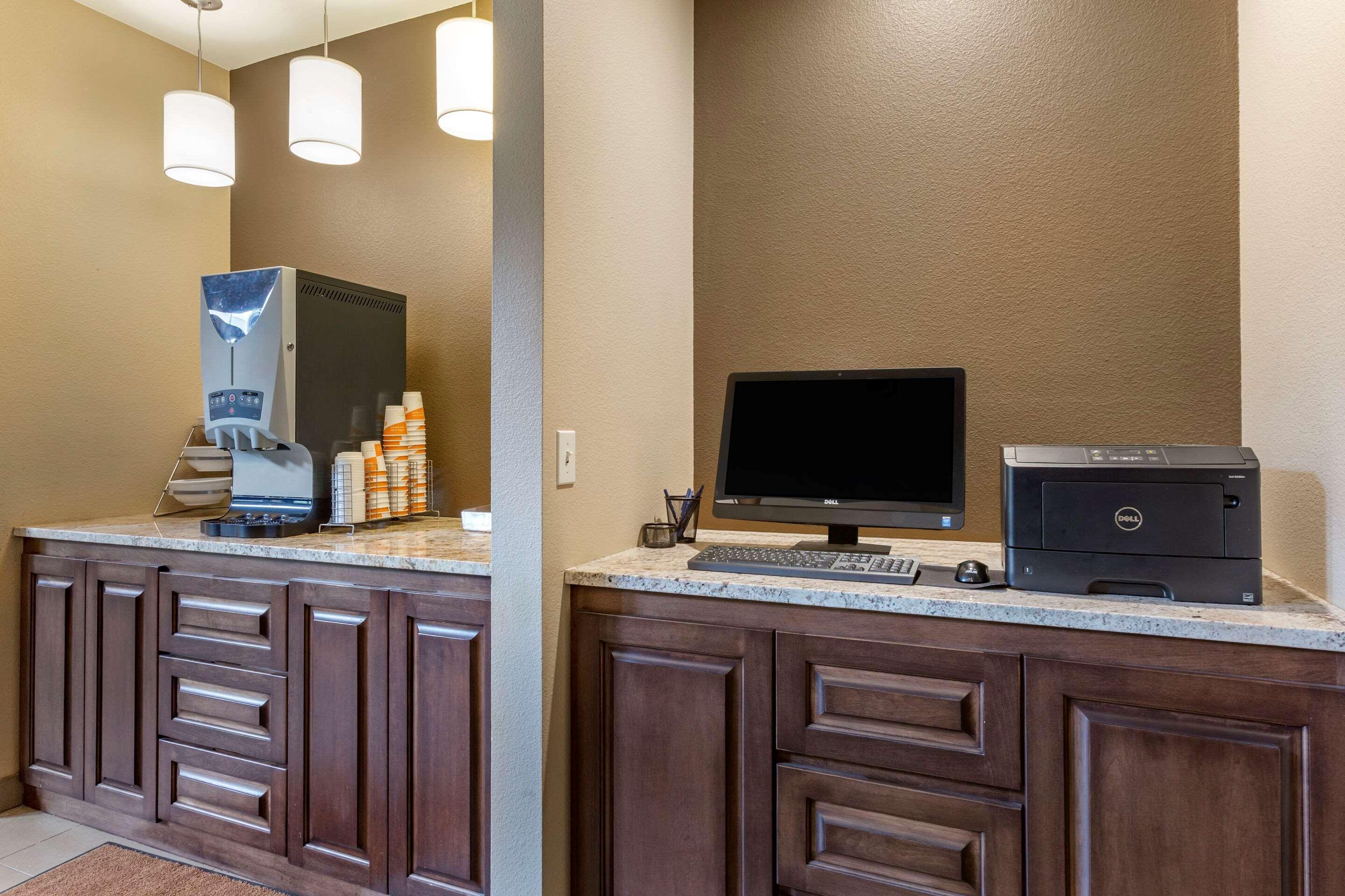 Comfort Inn & Suites Near Mt Rushmore Хил Сити Екстериор снимка